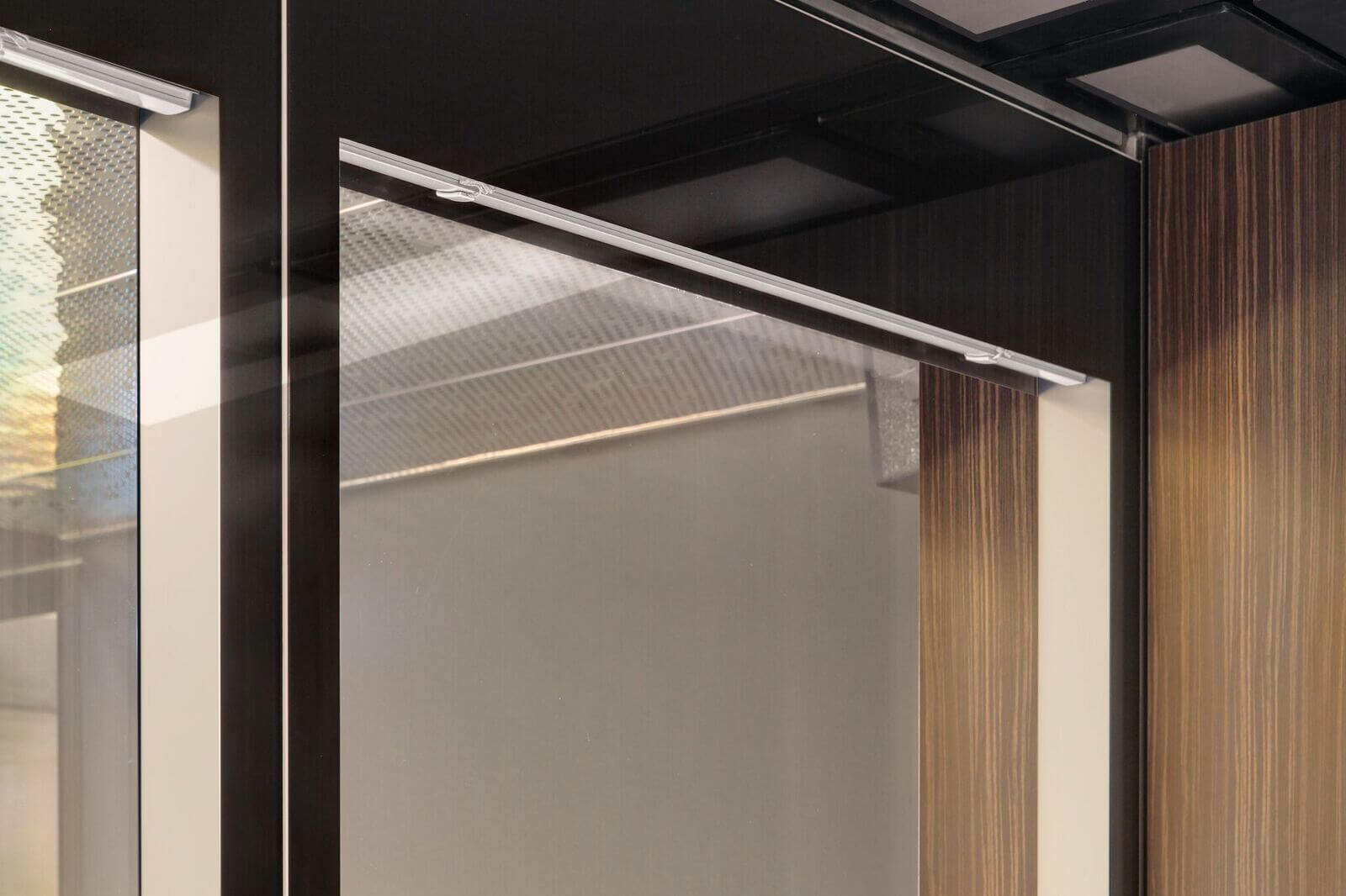 premium-glass-motiva-3